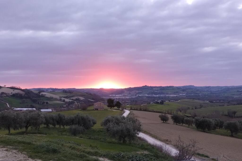 Ferienwohnung Casal Del Sole - Il Girasole Montefelcino Exterior foto